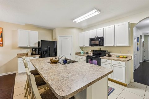 House in DeLand, Florida 4 bedrooms, 170.01 sq.m. № 2216323 - photo 13