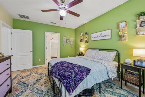 House in DeLand, Florida 4 bedrooms, 170.01 sq.m. № 2216323 - photo 20