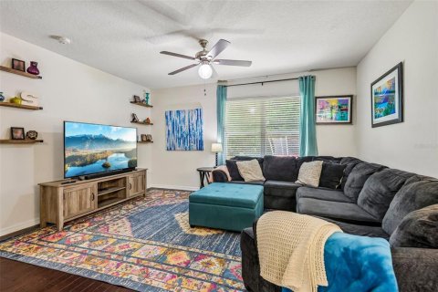 House in DeLand, Florida 4 bedrooms, 170.01 sq.m. № 2216323 - photo 2