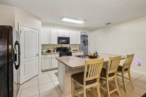 House in DeLand, Florida 4 bedrooms, 170.01 sq.m. № 2216323 - photo 14