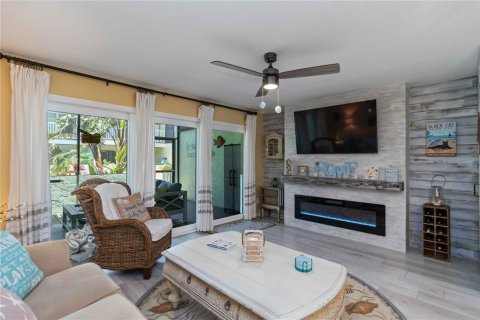 Condo in Sarasota, Florida, 2 bedrooms  № 1808313 - photo 2