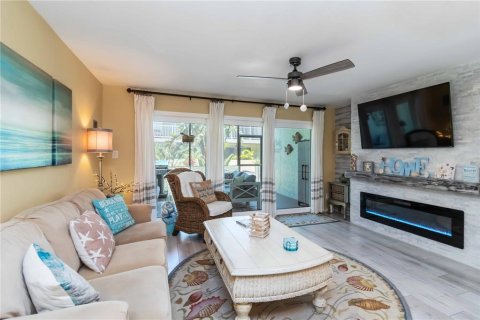 Condo in Sarasota, Florida, 2 bedrooms  № 1808313 - photo 13