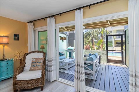 Condo in Sarasota, Florida, 2 bedrooms  № 1808313 - photo 17