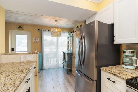 Condo in Sarasota, Florida, 2 bedrooms  № 1808313 - photo 14