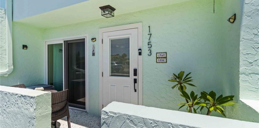 Condo in Sarasota, Florida, 2 bedrooms № 1808313