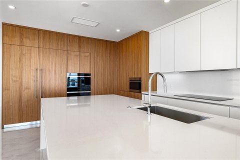 Condo in Sarasota, Florida, 4 bedrooms № 2093130 - photo 21