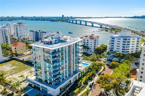 Condo in Sarasota, Florida, 4 bedrooms № 2093130 - photo 3