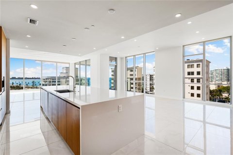 Condo in Sarasota, Florida, 4 bedrooms № 2093130 - photo 26