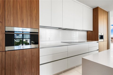 Condo in Sarasota, Florida, 4 bedrooms № 2093130 - photo 24