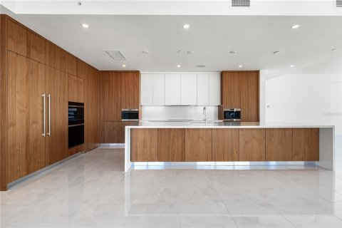 Condo in Sarasota, Florida, 4 bedrooms № 2093130 - photo 18