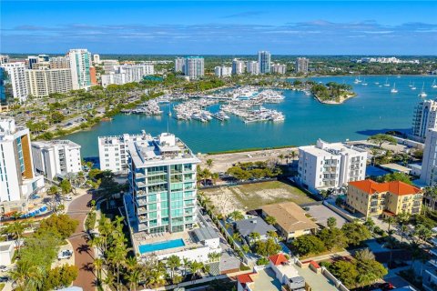 Condo in Sarasota, Florida, 4 bedrooms № 2093130 - photo 4