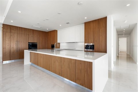 Condo in Sarasota, Florida, 4 bedrooms № 2093130 - photo 17