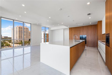Condo in Sarasota, Florida, 4 bedrooms № 2093130 - photo 16