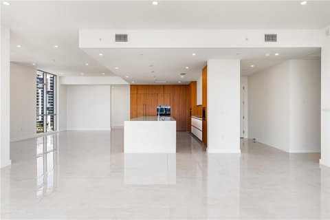Condo in Sarasota, Florida, 4 bedrooms № 2093130 - photo 15