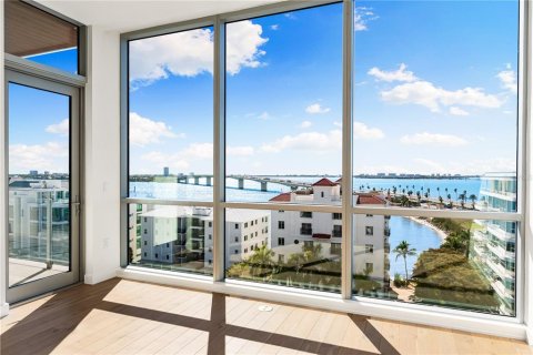 Condo in Sarasota, Florida, 4 bedrooms  № 2093130