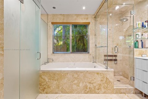 Casa en venta en Miami Beach, Florida, 4 dormitorios, 231.88 m2 № 1952692 - foto 21