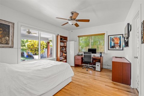 Casa en venta en Miami Beach, Florida, 4 dormitorios, 231.88 m2 № 1952692 - foto 24