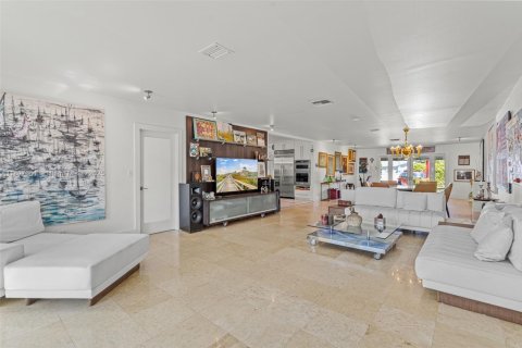 Casa en venta en Miami Beach, Florida, 4 dormitorios, 231.88 m2 № 1952692 - foto 12