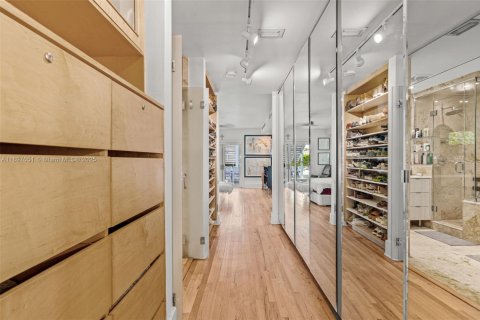Casa en venta en Miami Beach, Florida, 4 dormitorios, 231.88 m2 № 1952692 - foto 20