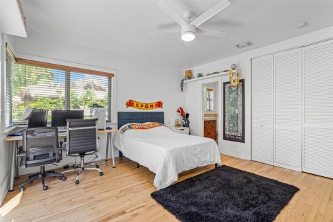 Casa en venta en Miami Beach, Florida, 4 dormitorios, 231.88 m2 № 1952692 - foto 27