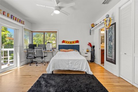 Casa en venta en Miami Beach, Florida, 4 dormitorios, 231.88 m2 № 1952692 - foto 26