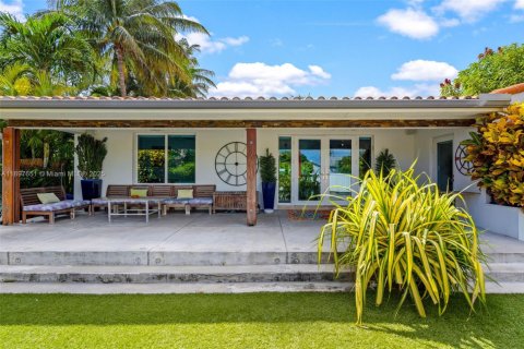 Casa en venta en Miami Beach, Florida, 4 dormitorios, 231.88 m2 № 1952692 - foto 7