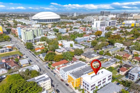 Снять в аренду виллу или дом в Майами, Флорида 2 спальни, 67.82м2, № 2264985 - фото 16