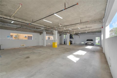 Снять в аренду виллу или дом в Майами, Флорида 2 спальни, 67.82м2, № 2264985 - фото 13