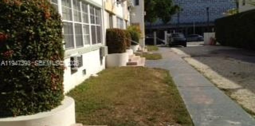 Дом в Майами-Бич, Флорида 1 спальня, 46.45м2 № 2003537