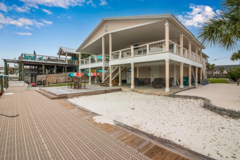 Villa ou maison à vendre à Destin, Floride: 5 chambres, 230.77 m2 № 561604 - photo 1