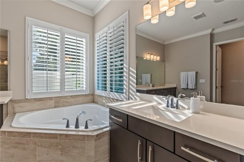 Villa ou maison à vendre à Orlando, Floride: 4 chambres, 255.85 m2 № 2399273 - photo 28