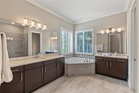 Villa ou maison à vendre à Orlando, Floride: 4 chambres, 255.85 m2 № 2399273 - photo 26