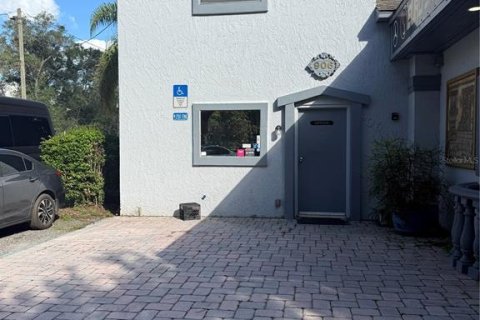 Commercial property in Orange City, Florida 500.46 sq.m. № 2207665 - photo 8