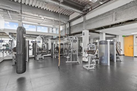 Condo in Orlando, Florida, 2 rooms  № 1876926 - photo 25