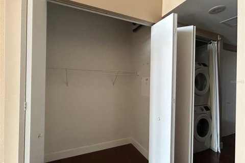 Condo in Orlando, Florida, 2 rooms  № 1876926 - photo 9