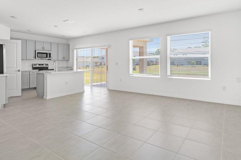 House in Edgewater, Florida 3 bedrooms, 139.35 sq.m. № 1557410 - photo 9