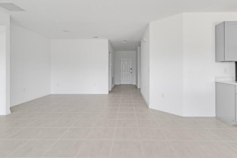 House in Edgewater, Florida 3 bedrooms, 139.35 sq.m. № 1557410 - photo 11