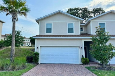 Townhouse in Clermont, Florida 3 bedrooms, 147.99 sq.m. № 2102867 - photo 2