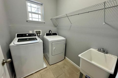 Townhouse in Clermont, Florida 3 bedrooms, 147.99 sq.m. № 2102867 - photo 7