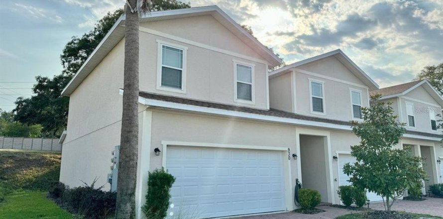 Townhouse in Clermont, Florida 3 bedrooms, 147.99 sq.m. № 2102867