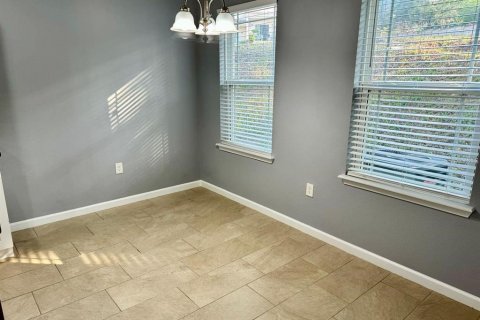 Townhouse in Clermont, Florida 3 bedrooms, 147.99 sq.m. № 2102867 - photo 5