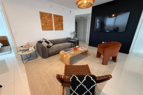 Condominio en venta en Miami, Florida, 2 dormitorios, 108.79 m2 № 2000528 - foto 2