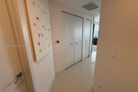 Condominio en venta en Miami, Florida, 2 dormitorios, 108.79 m2 № 2000528 - foto 28