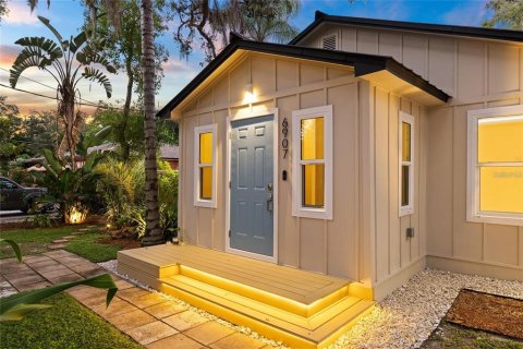 House in Tampa, Florida 2 bedrooms, 70.23 sq.m. № 2104972 - photo 17