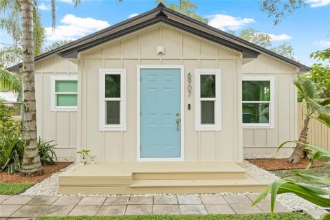 House in Tampa, Florida 2 bedrooms, 70.23 sq.m. № 2104972 - photo 15