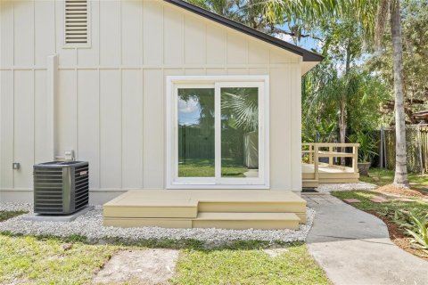 House in Tampa, Florida 2 bedrooms, 70.23 sq.m. № 2104972 - photo 25