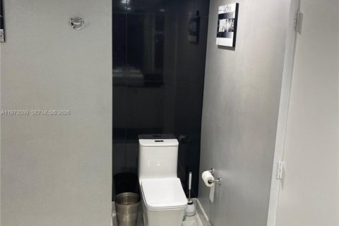 Condominio en venta en Hallandale Beach, Florida, 3 dormitorios, 145.95 m2 № 2049732 - foto 16