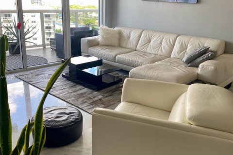 Condominio en venta en Hallandale Beach, Florida, 3 dormitorios, 145.95 m2 № 2049732 - foto 8