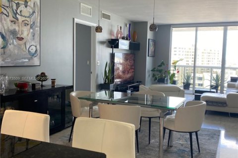 Condominio en venta en Hallandale Beach, Florida, 3 dormitorios, 145.95 m2 № 2049732 - foto 9