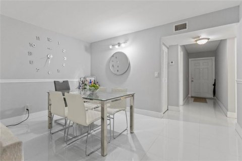 Copropriété à vendre à Coral Springs, Floride: 3 chambres, 102.19 m2 № 2392004 - photo 19